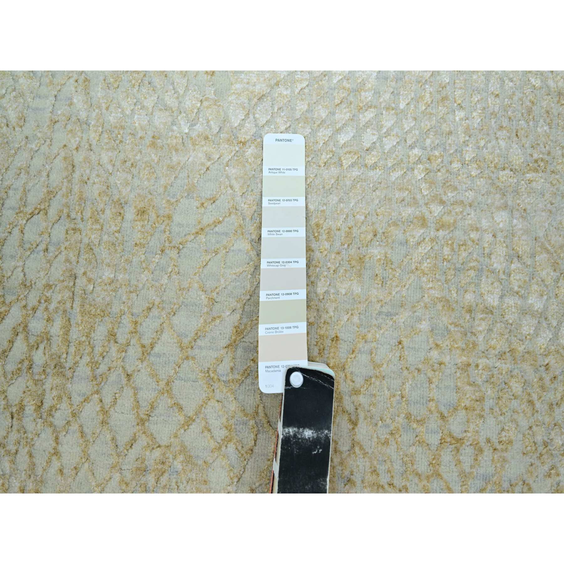 Modern-and-Contemporary-Hand-Knotted-Rug-416675