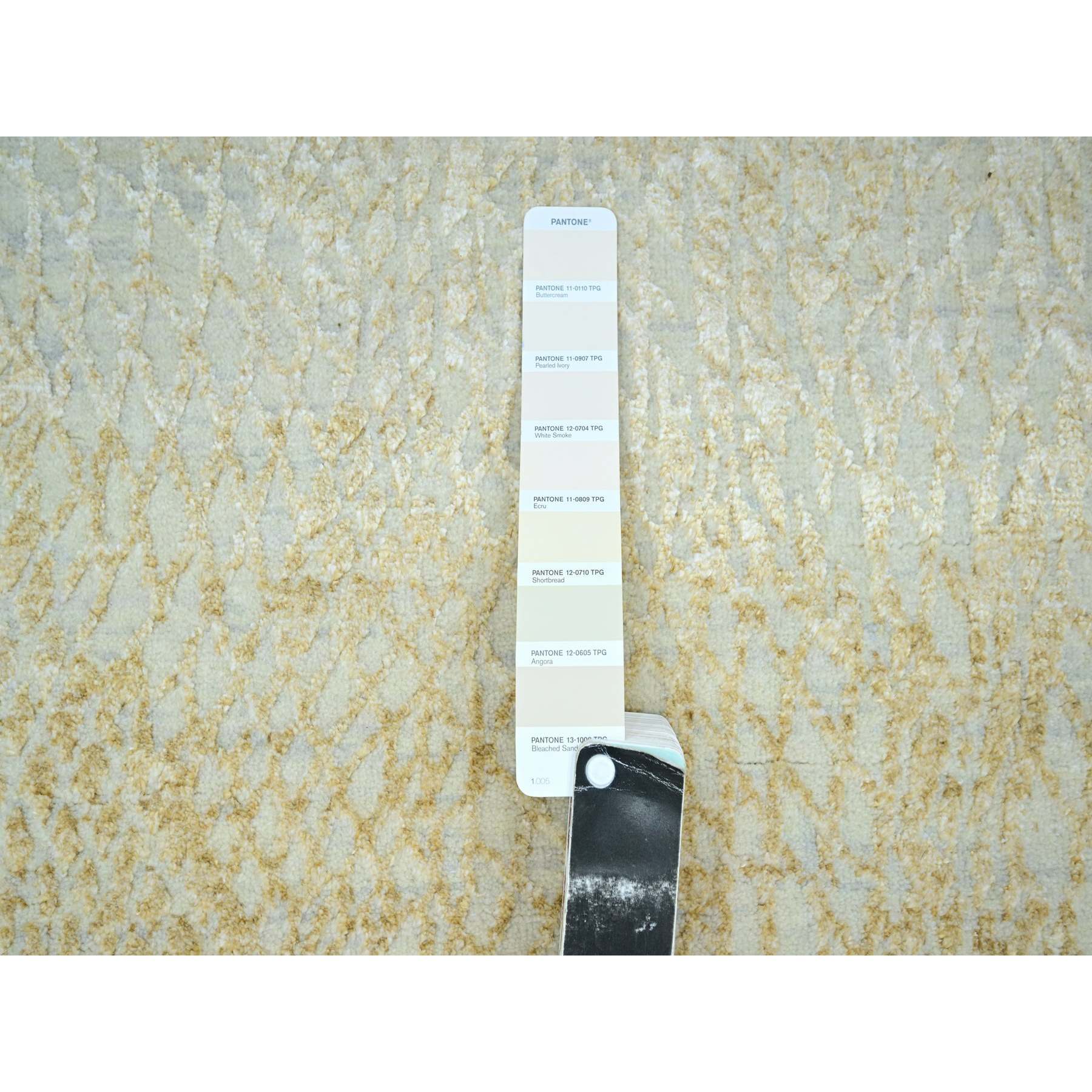 Modern-and-Contemporary-Hand-Knotted-Rug-416715