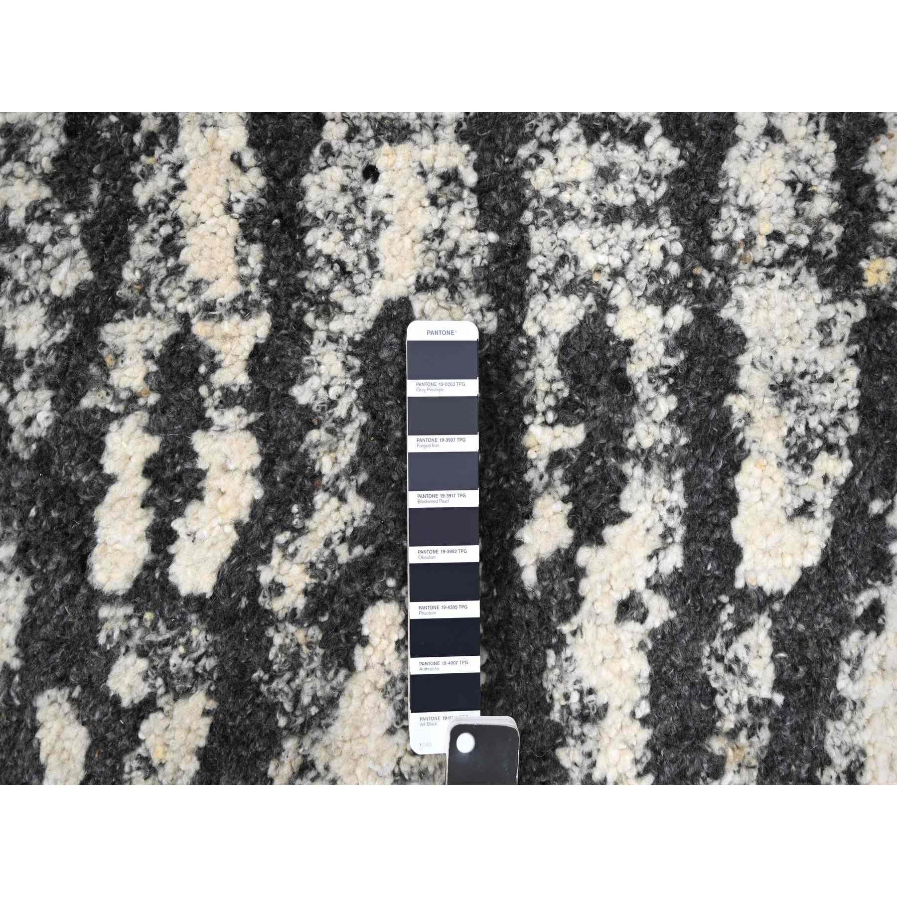 Modern-and-Contemporary-Hand-Knotted-Rug-420900