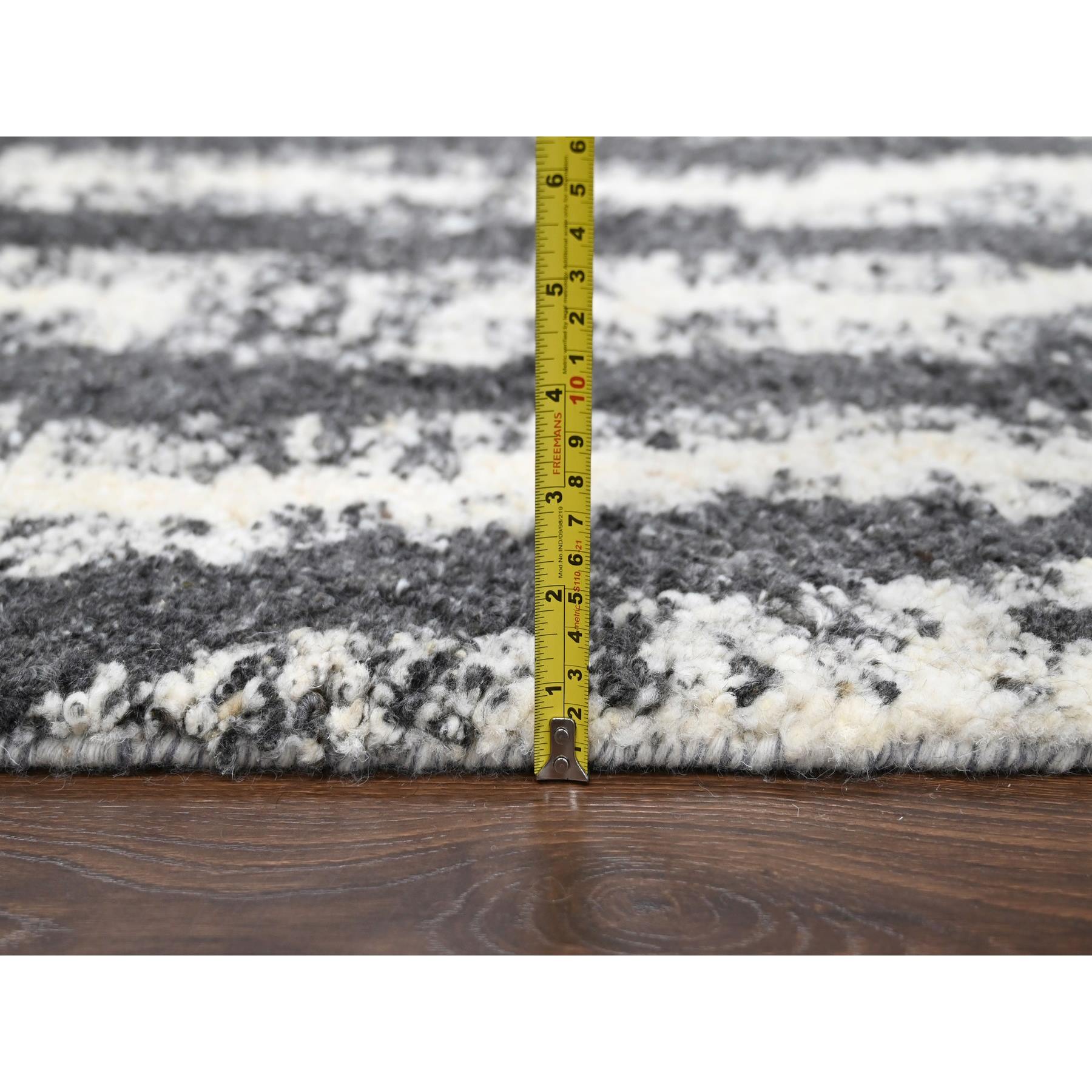 Modern-and-Contemporary-Hand-Knotted-Rug-420900