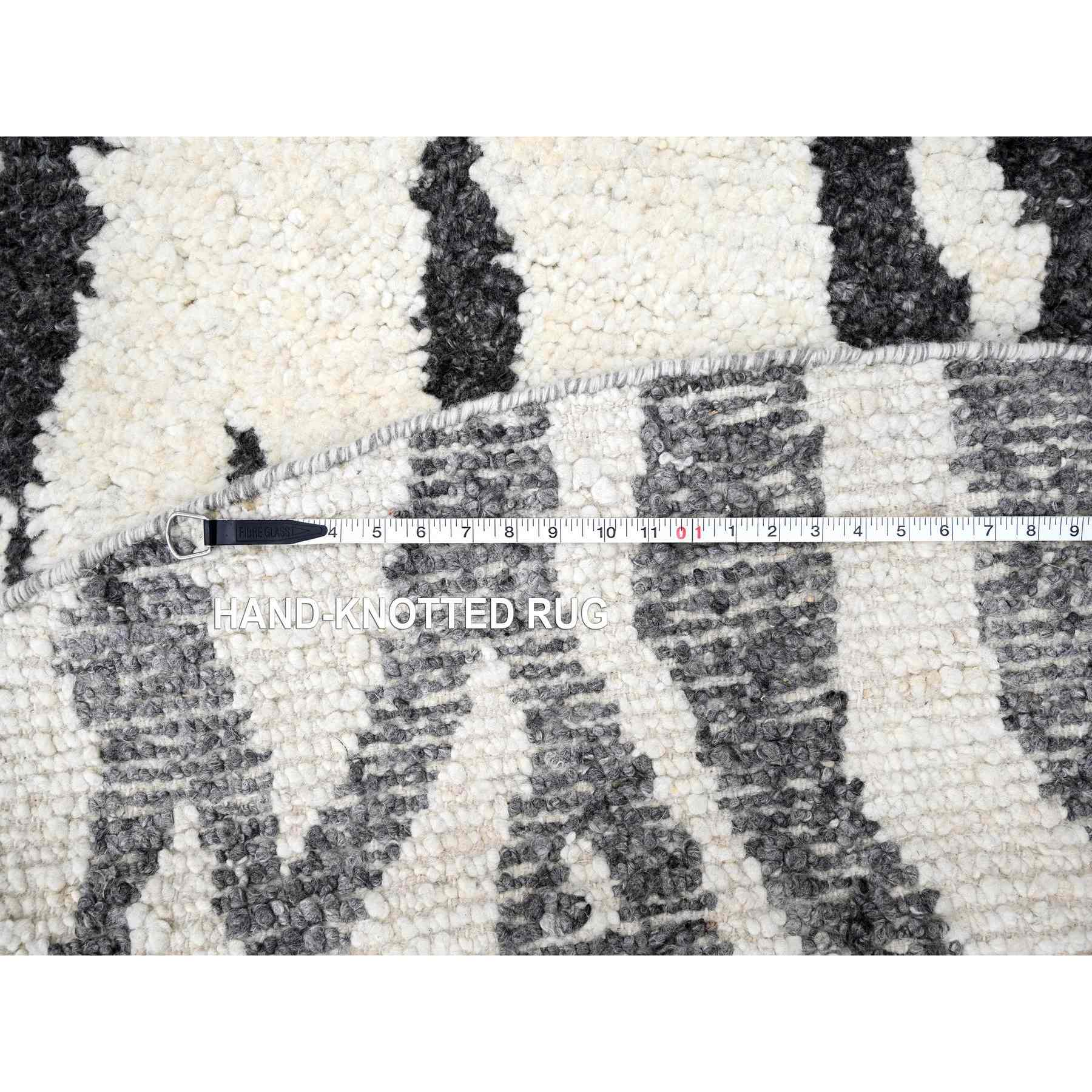 Modern-and-Contemporary-Hand-Knotted-Rug-422175