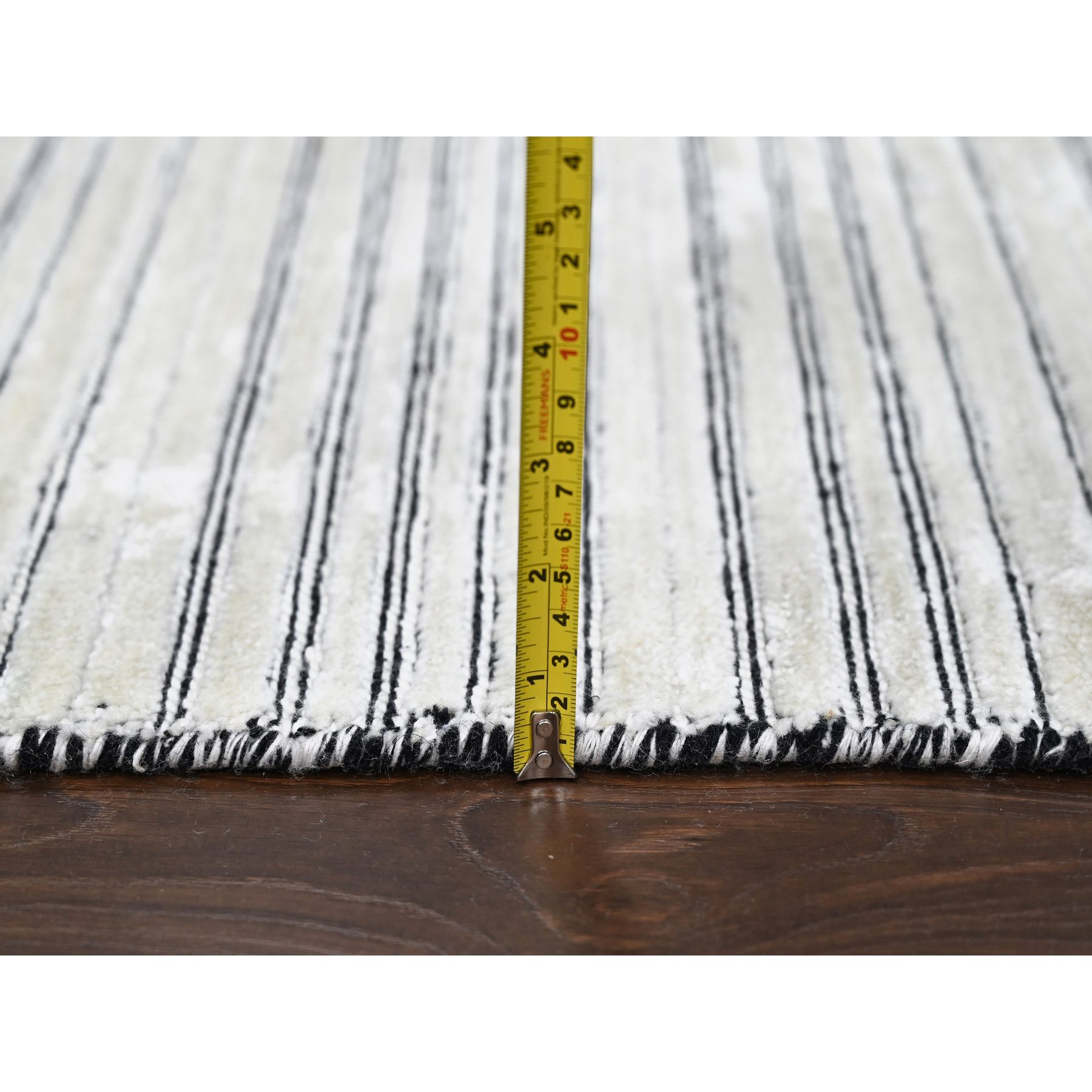 Modern-and-Contemporary-Hand-Loomed-Rug-421400