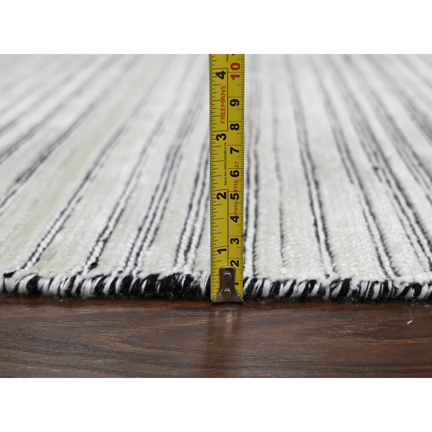 Modern-and-Contemporary-Hand-Loomed-Rug-421970
