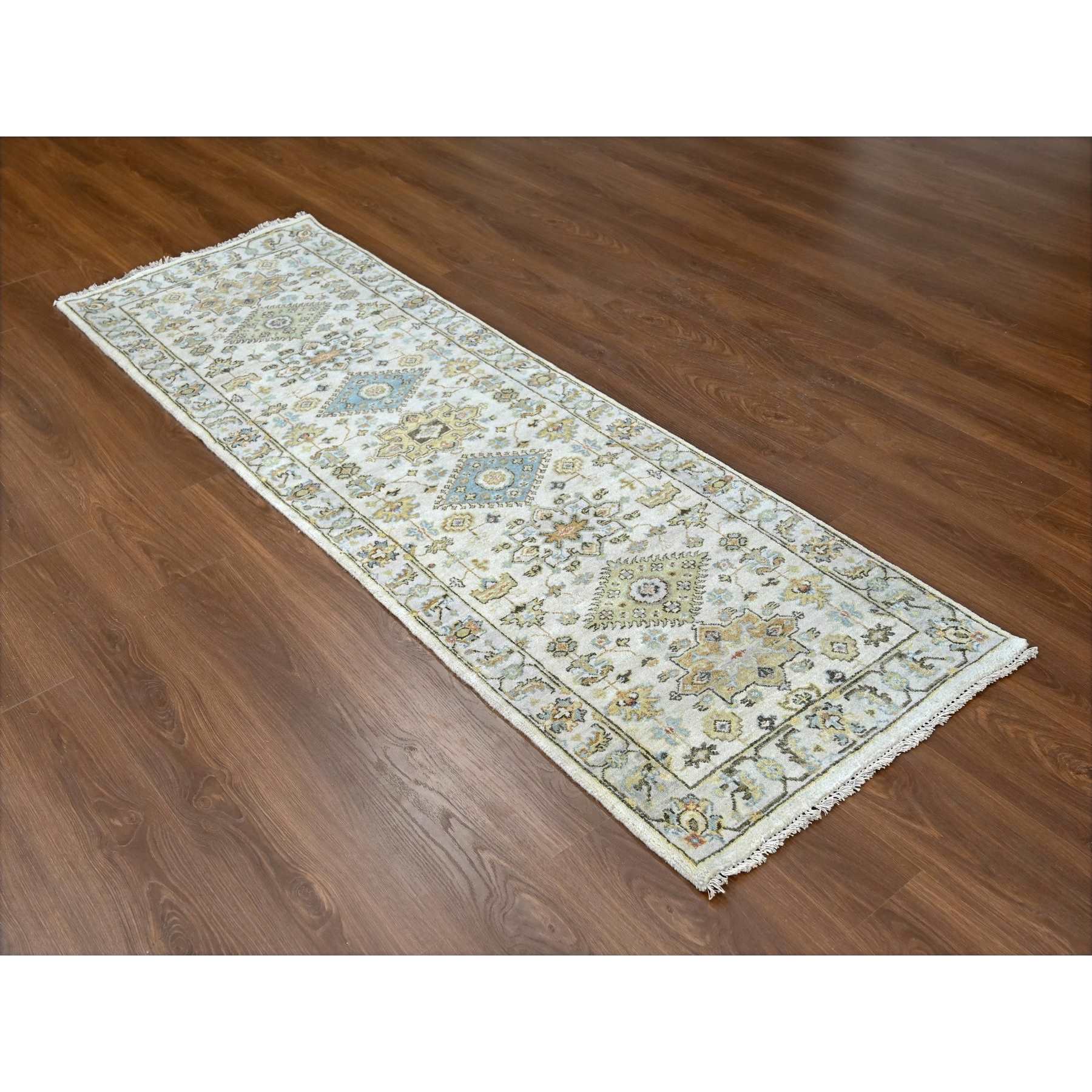 Heriz-Hand-Knotted-Rug-423035