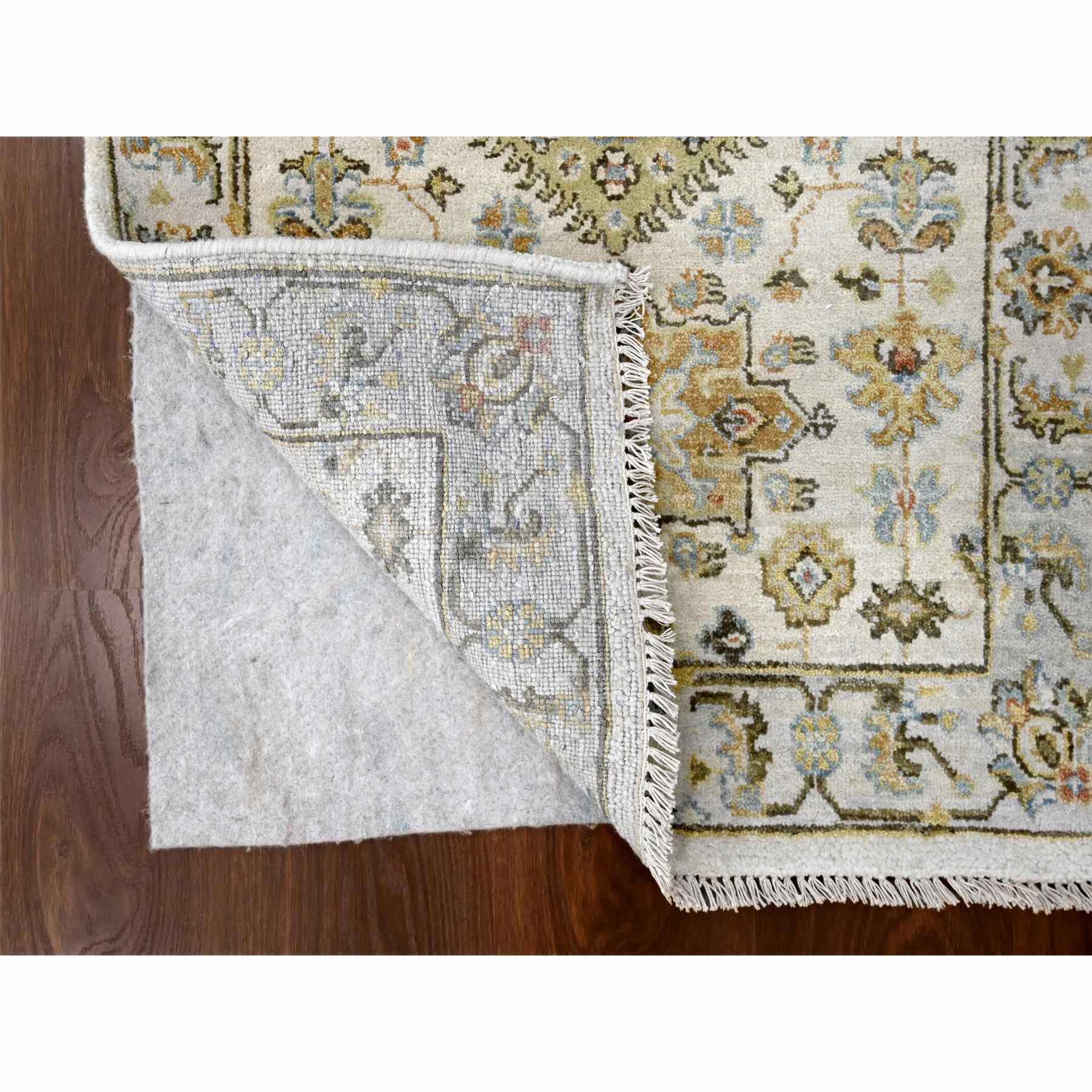 Heriz-Hand-Knotted-Rug-423035