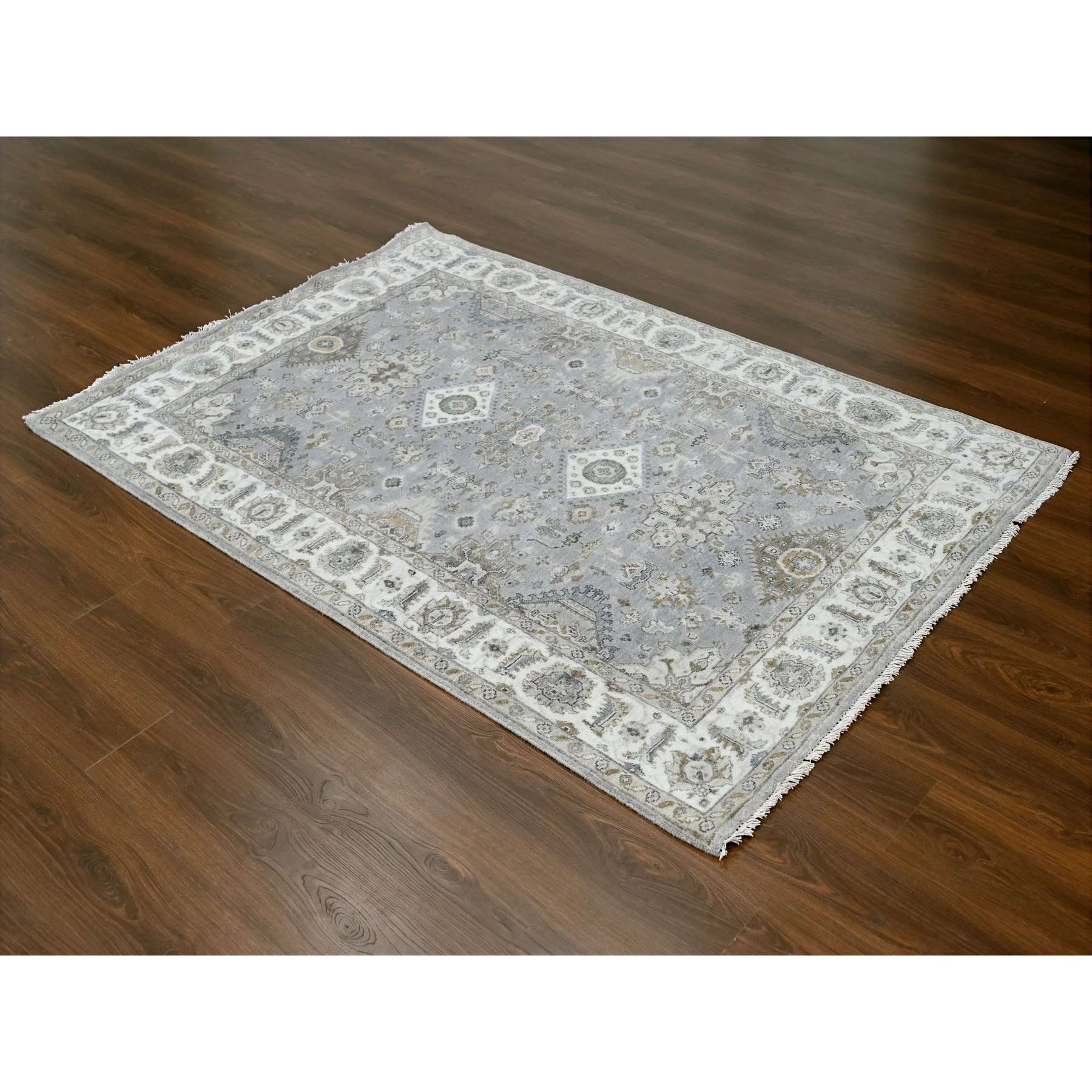 Heriz-Hand-Knotted-Rug-424015