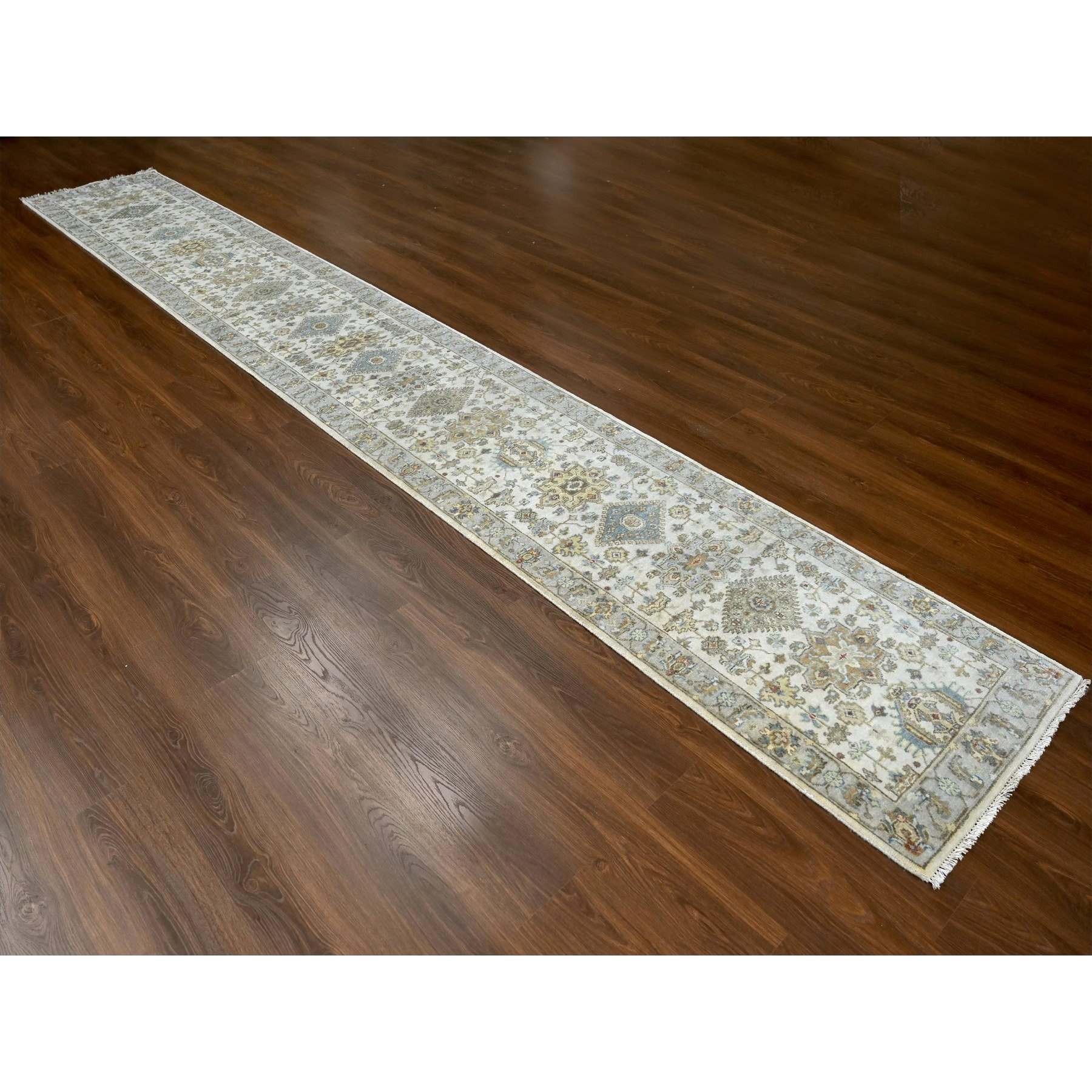Heriz-Hand-Knotted-Rug-424130