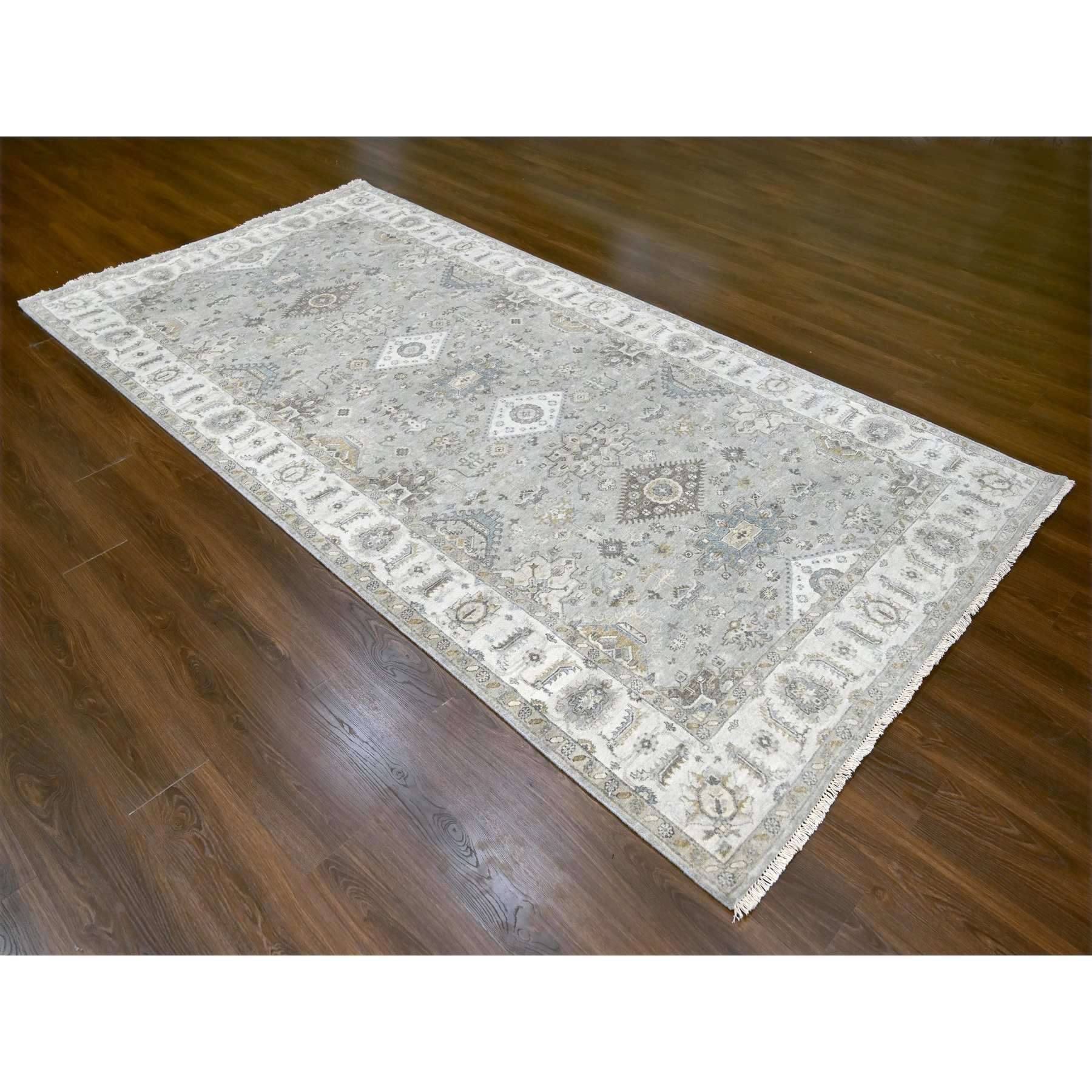 Heriz-Hand-Knotted-Rug-424530