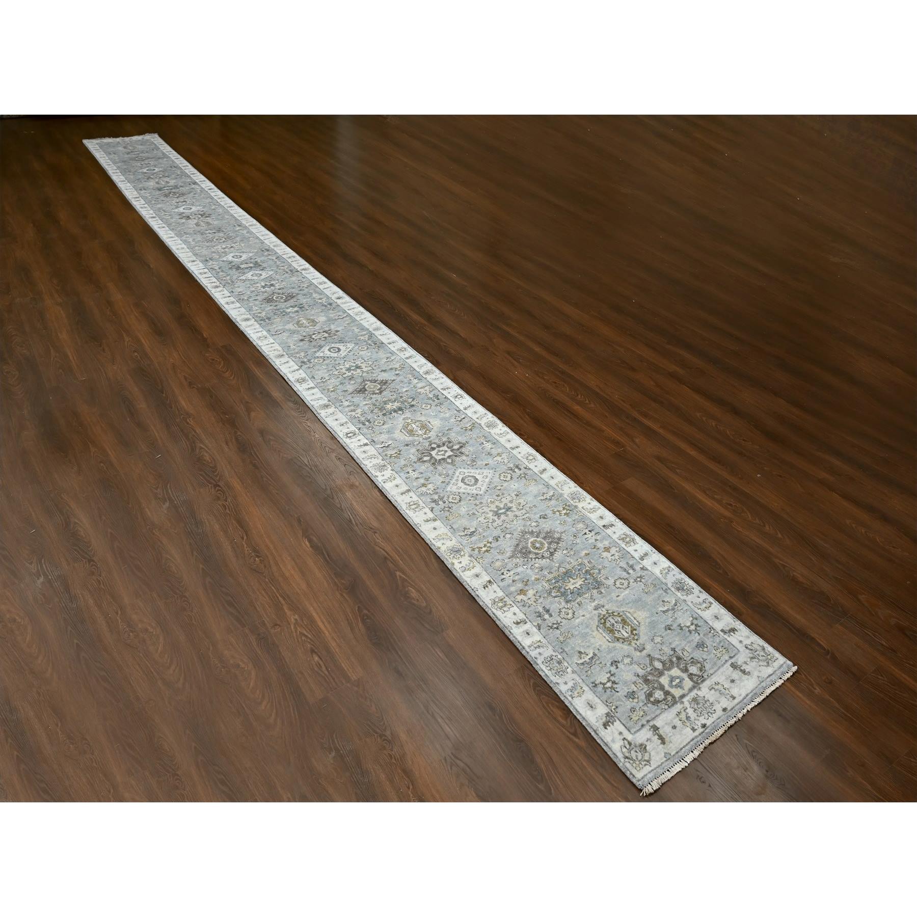 Heriz-Hand-Knotted-Rug-424910