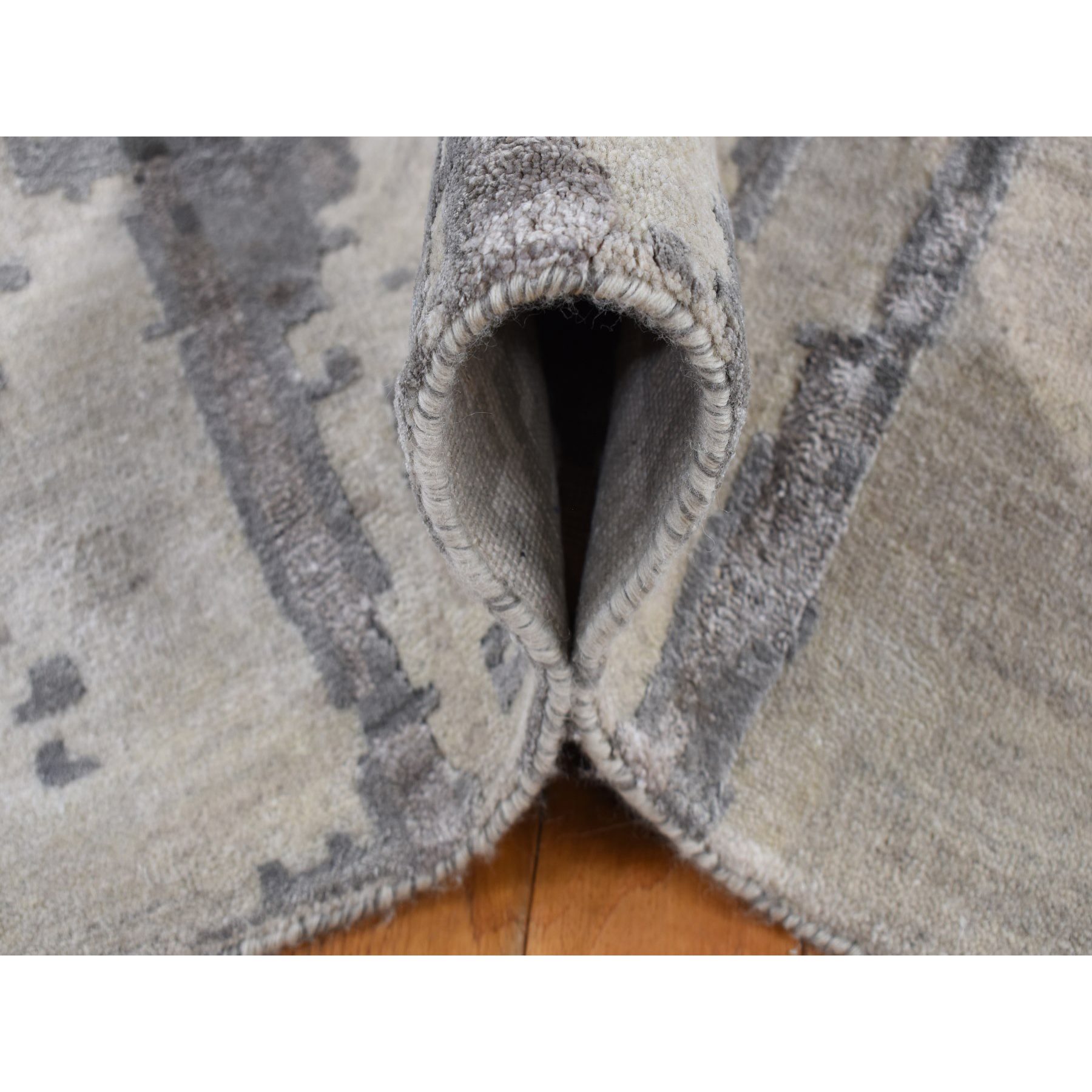 Modern-and-Contemporary-Hand-Knotted-Rug-435570