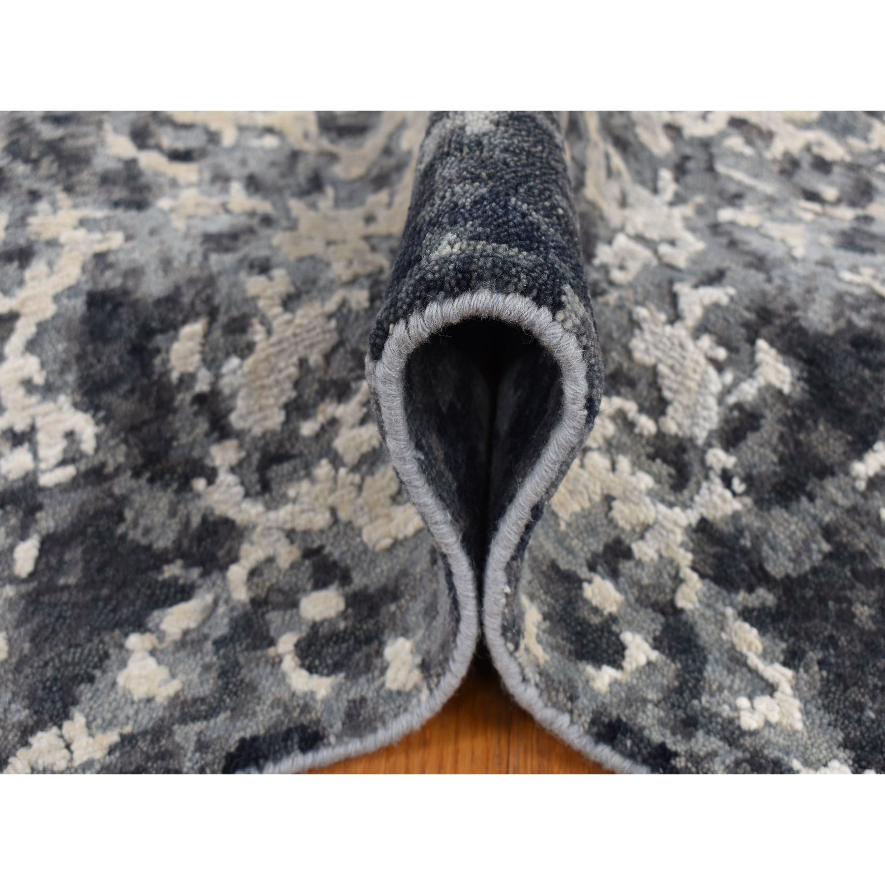 Modern-and-Contemporary-Hand-Knotted-Rug-435595
