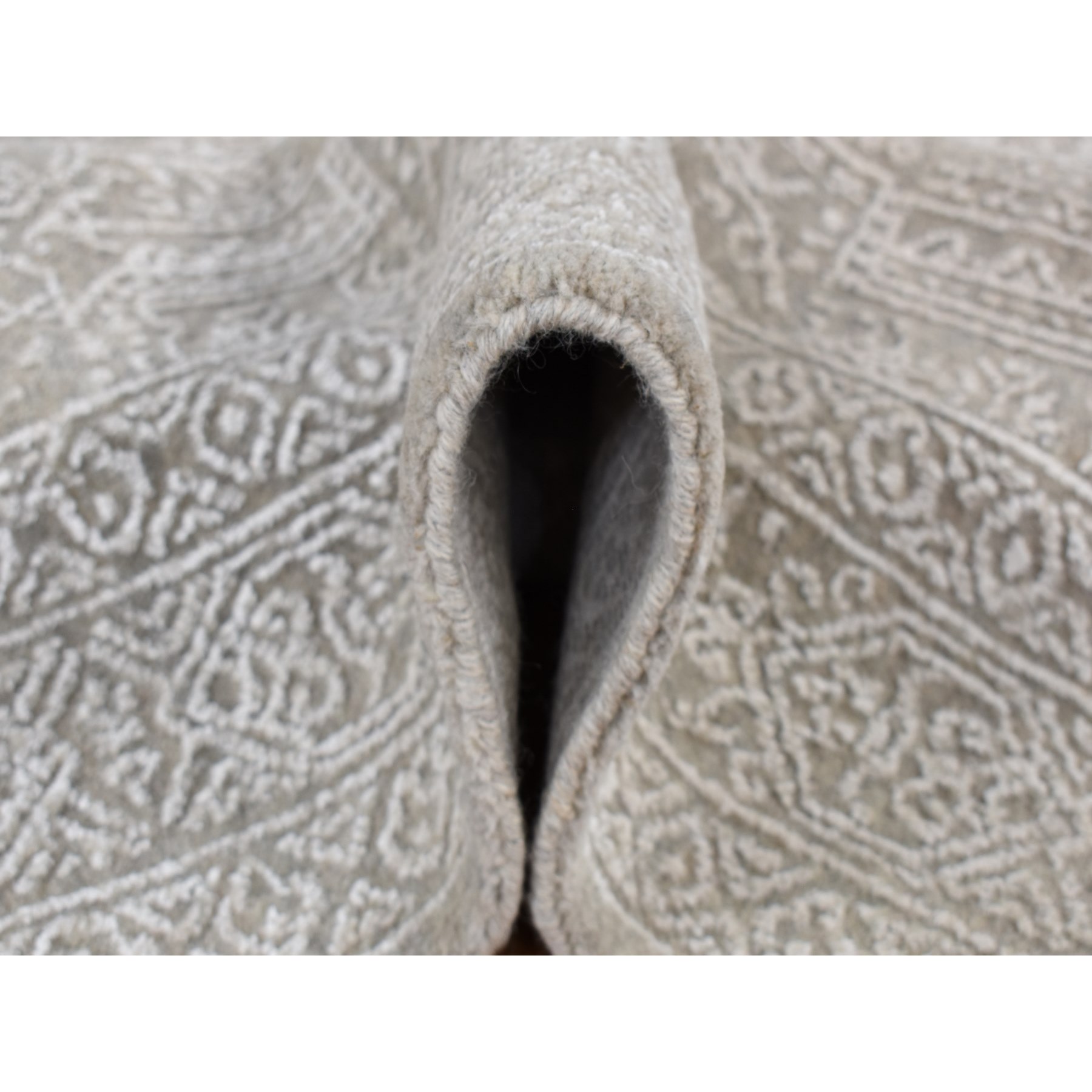 Modern-and-Contemporary-Hand-Loomed-Rug-435015