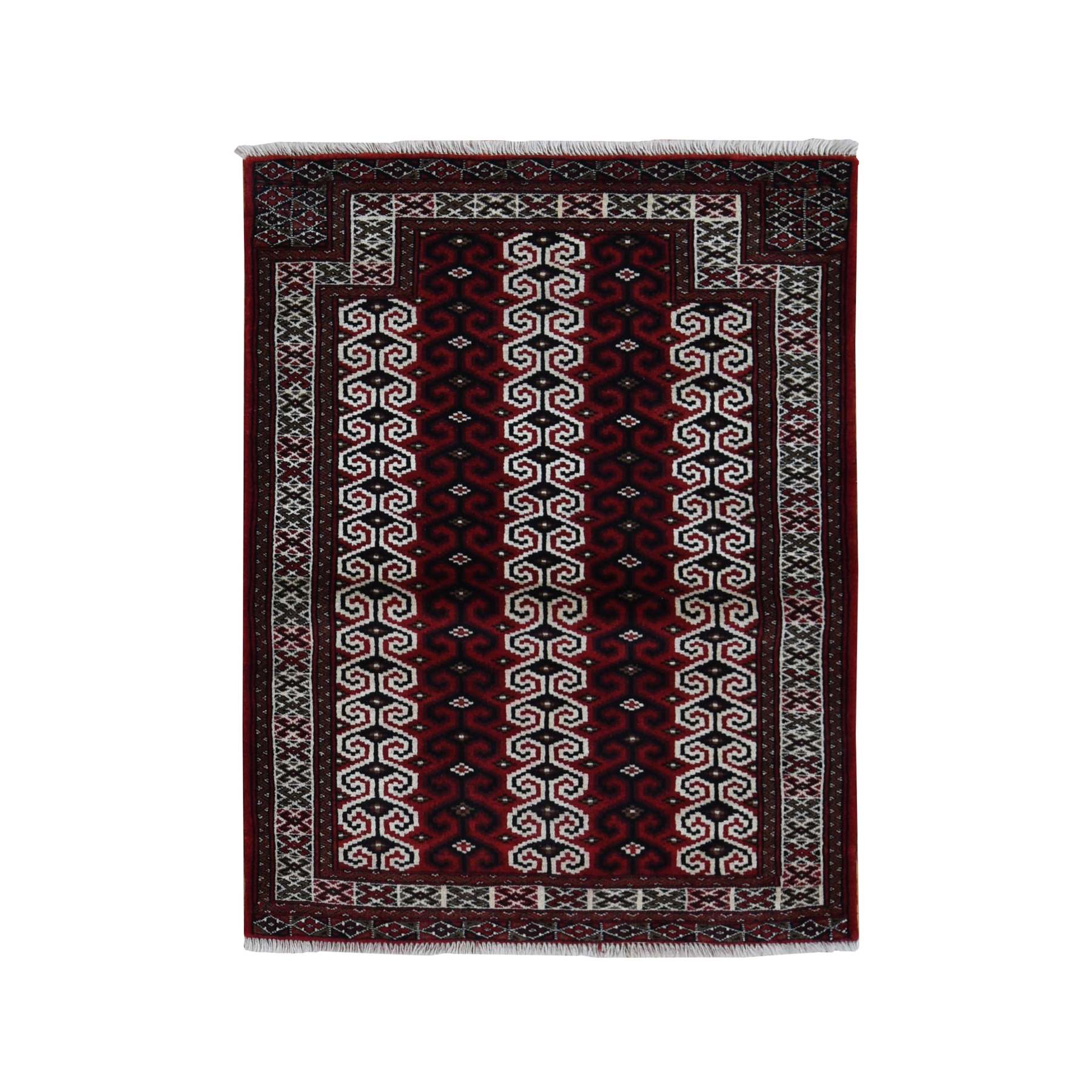 Persian-Hand-Knotted-Rug-437300