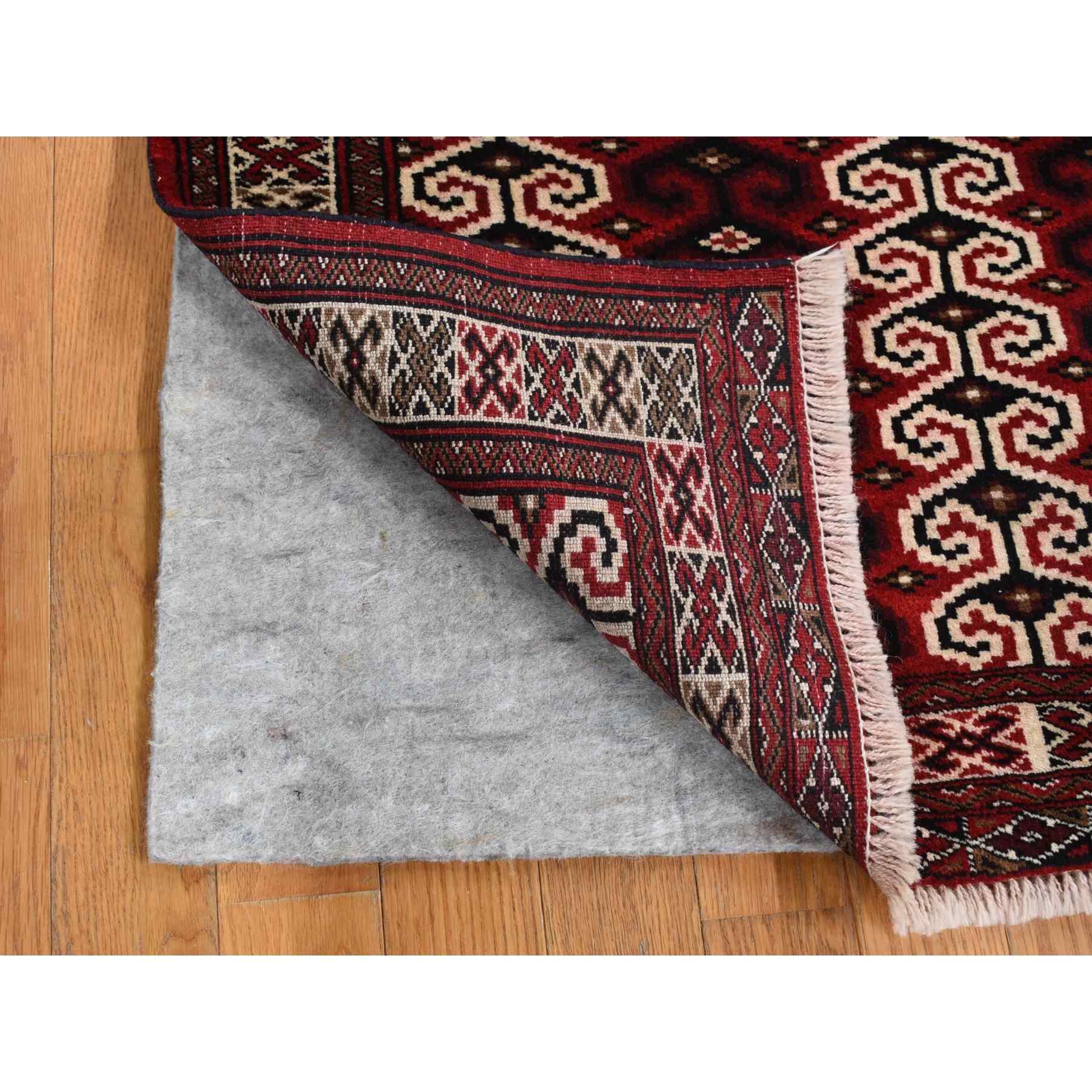 Persian-Hand-Knotted-Rug-437300