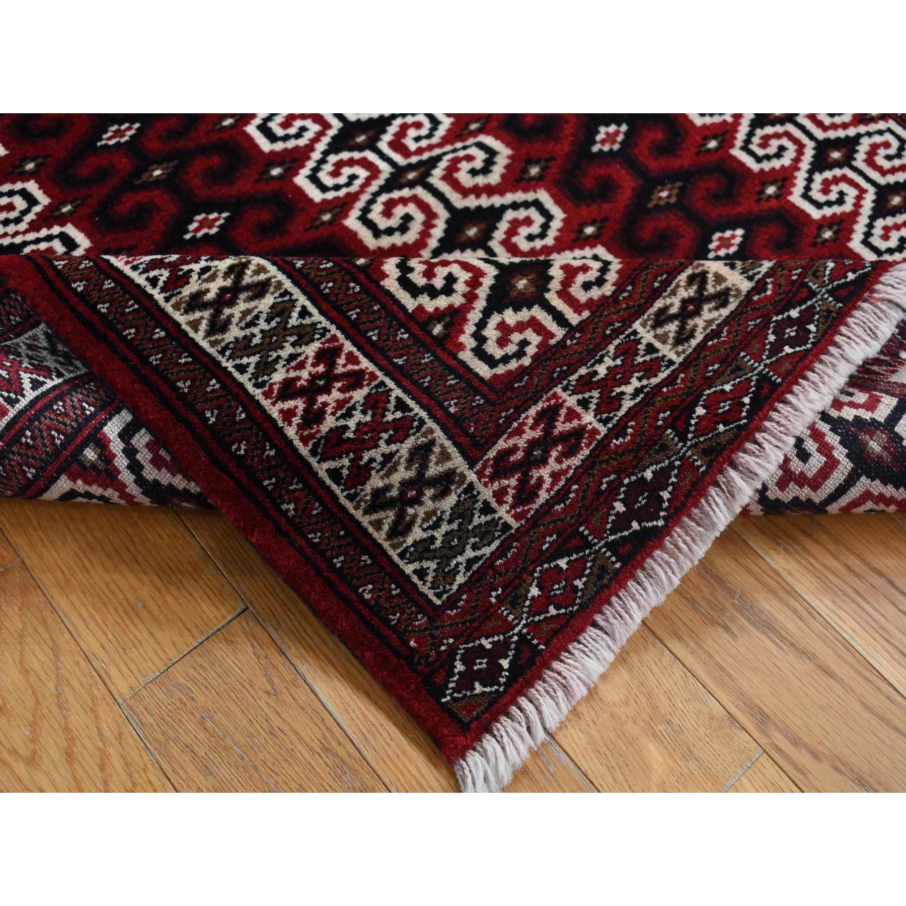 Persian-Hand-Knotted-Rug-437300