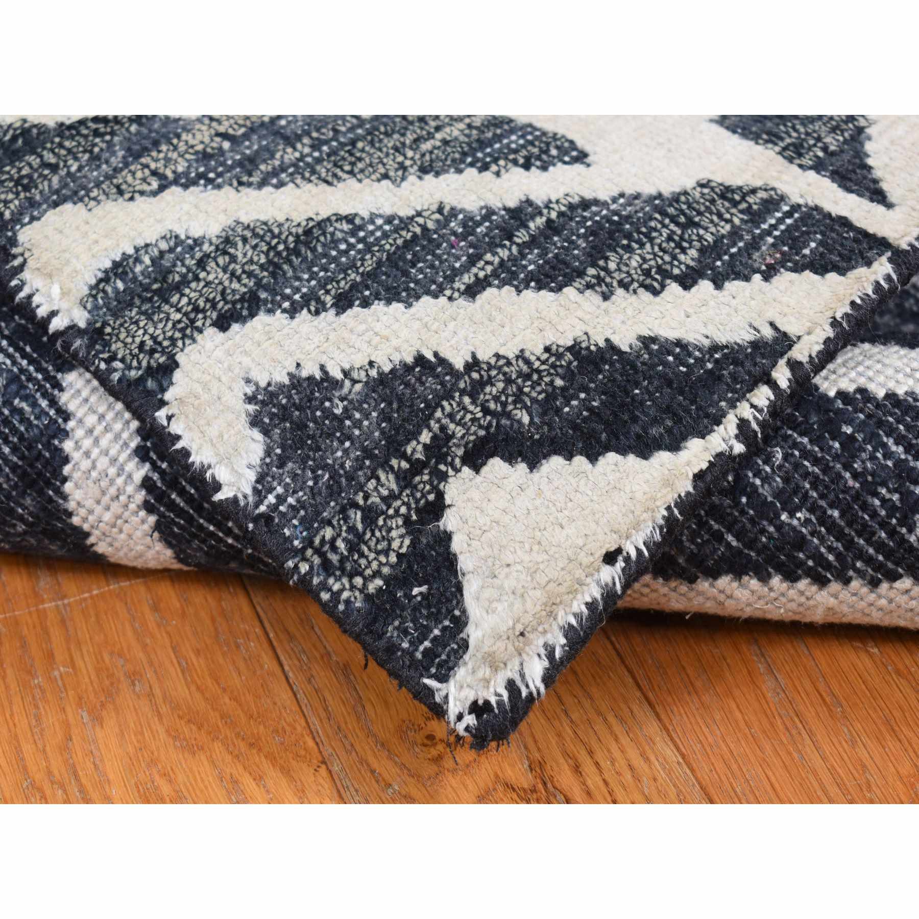 Modern-and-Contemporary-Hand-Knotted-Rug-439950