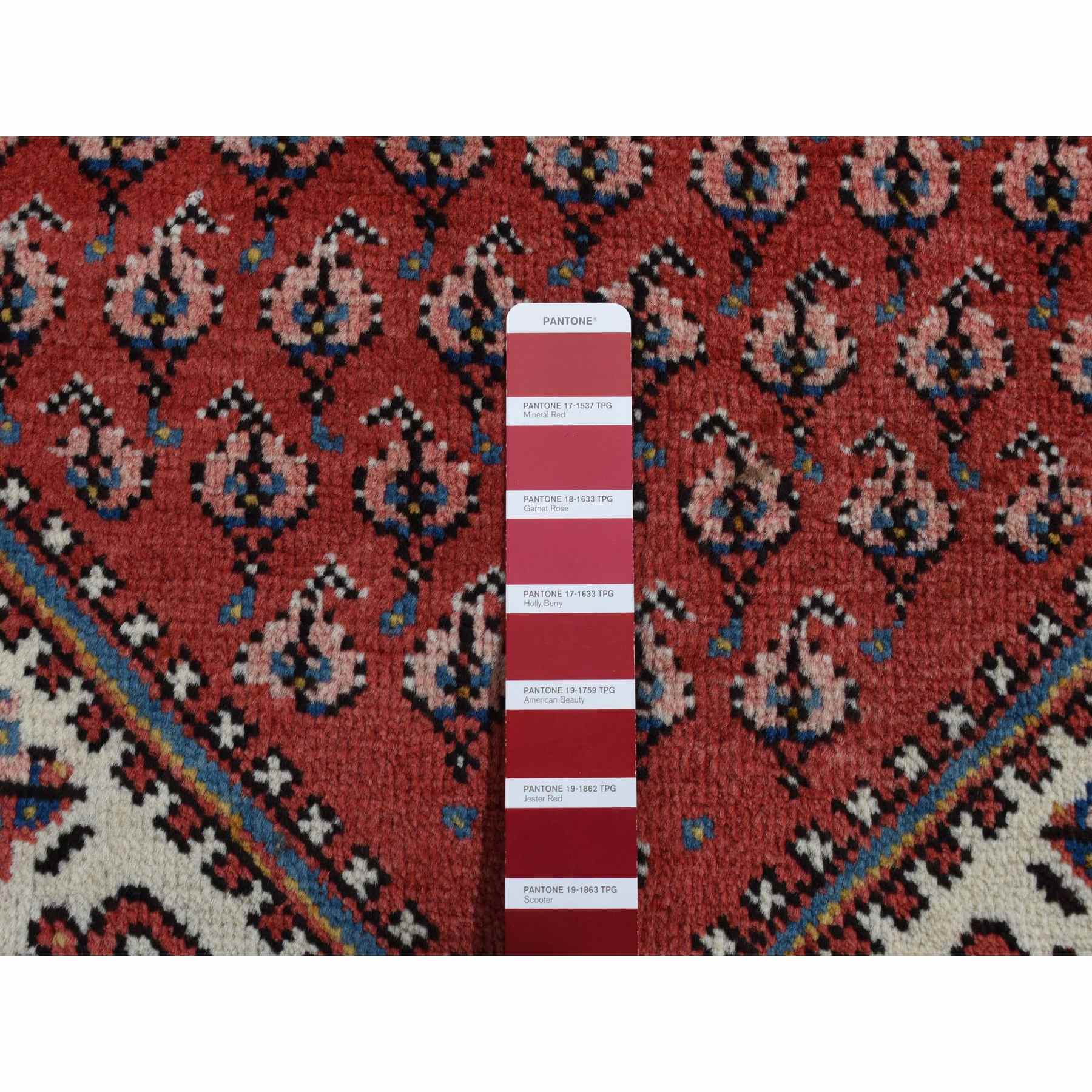 Persian-Hand-Knotted-Rug-437605