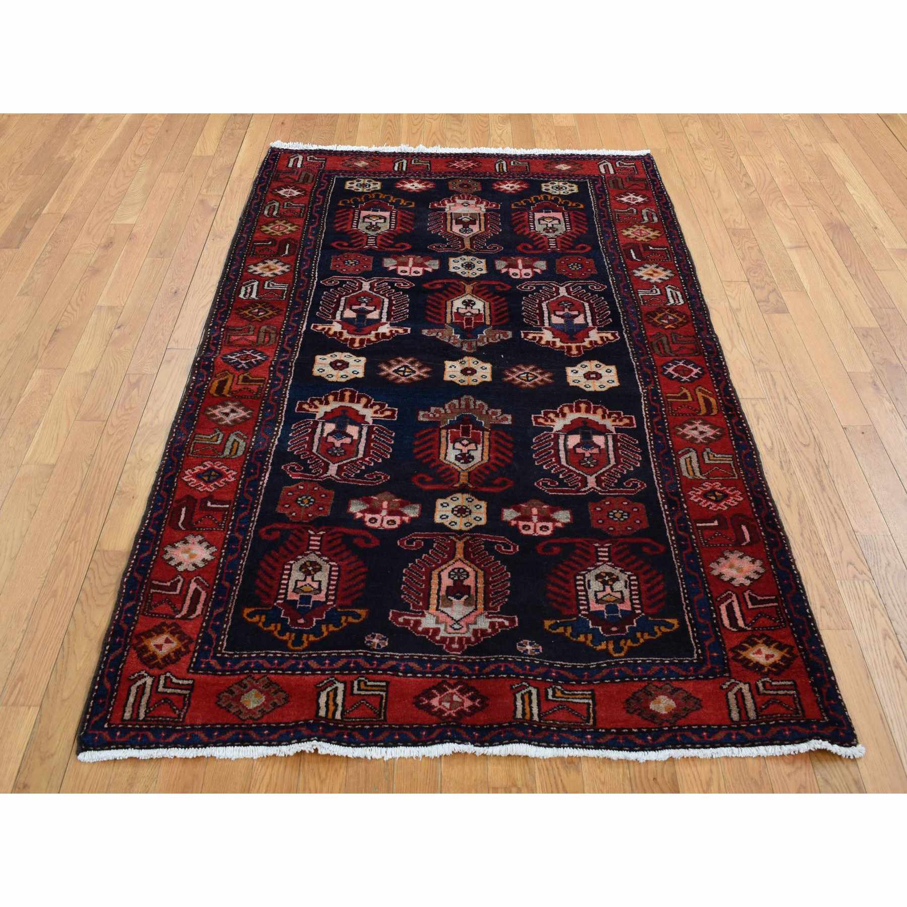 Persian-Hand-Knotted-Rug-437700