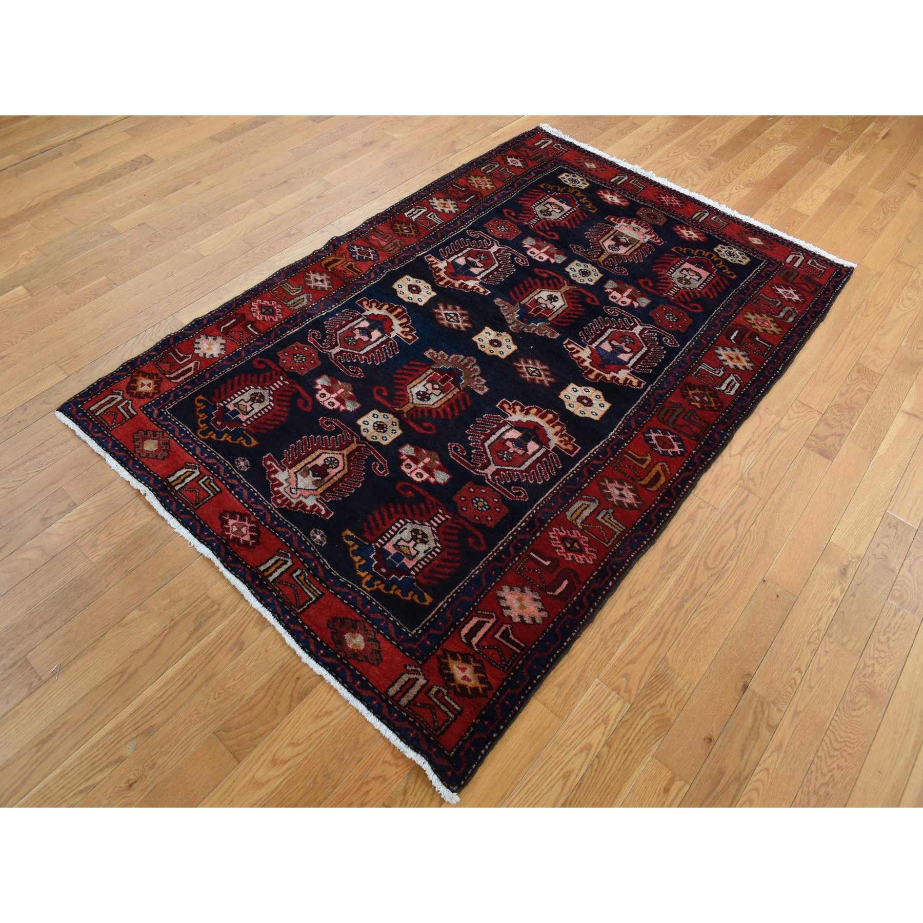 Persian-Hand-Knotted-Rug-437700