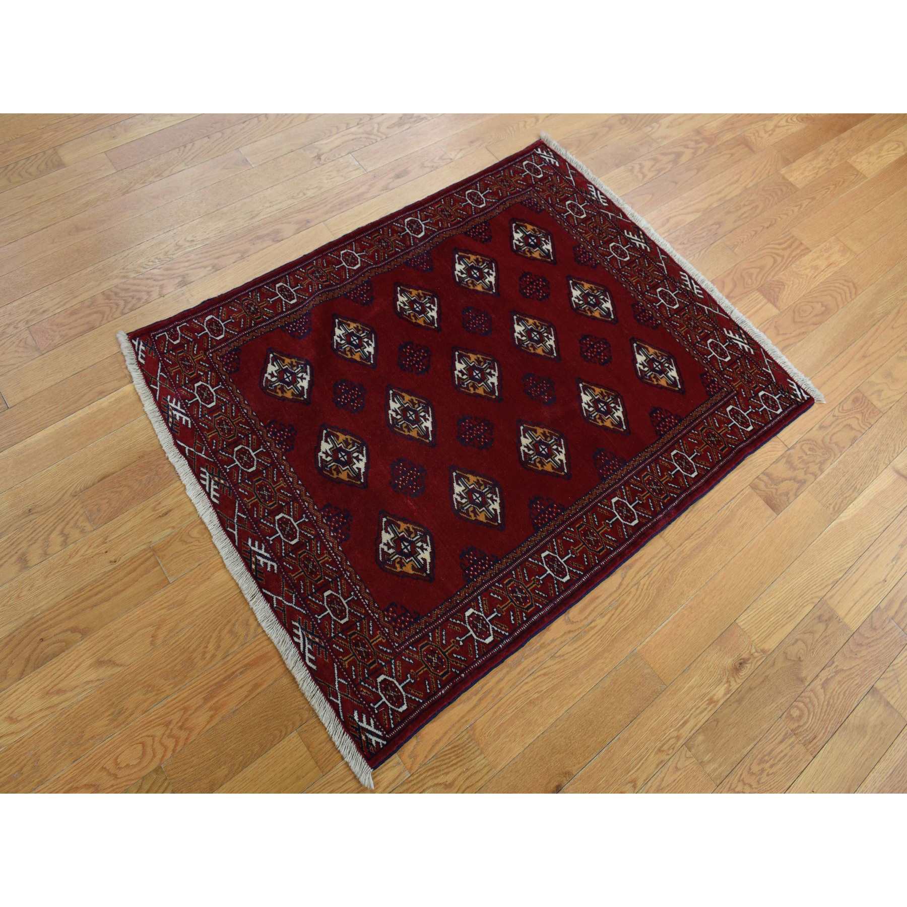 Persian-Hand-Knotted-Rug-438420