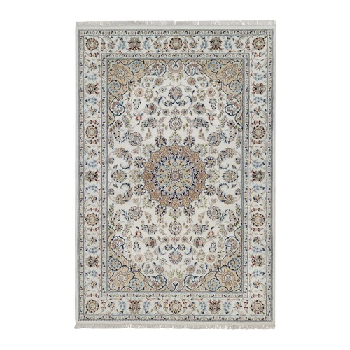 Snow White, Nain with Flower Medallion Design, Hand Knotted, 250 KPSI, Soft Pile, Wool and Silk, Oriental 