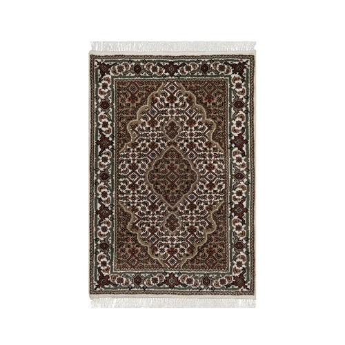 Pearl White, 175 KPSI, Tabriz Mahi with Fish Medallion Design, 100% Wool, Hand Knotted, Sample, Mat, Oriental 